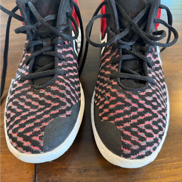 Youth Nike KD Trey 5 V111 Basketball Shoes. - Picture 2 of 11